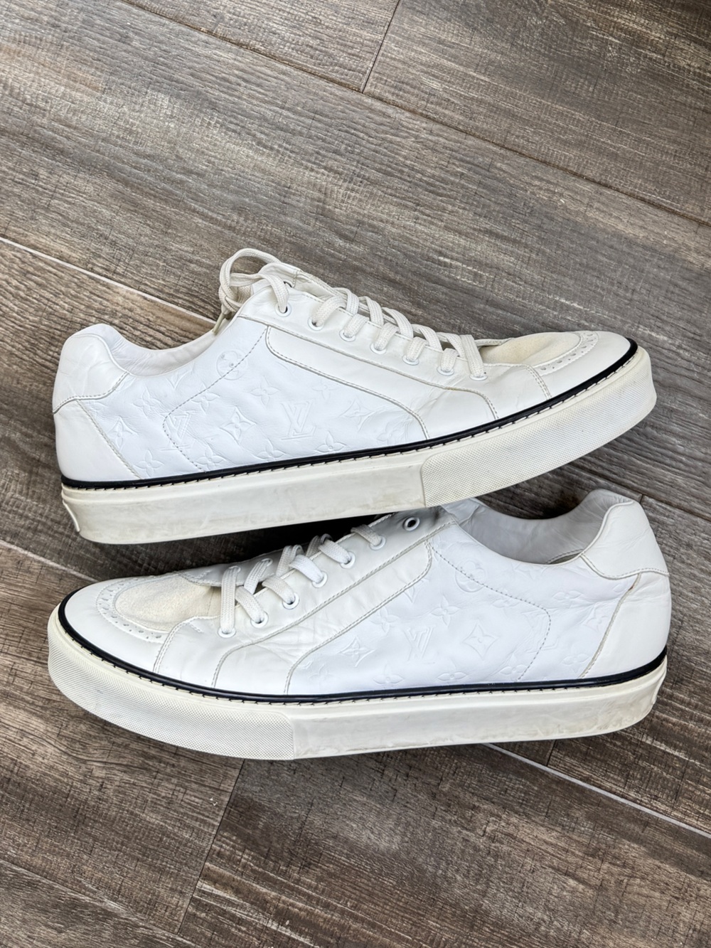 Louis Vuitton Pre-Owned white 
monogram sneakers 10